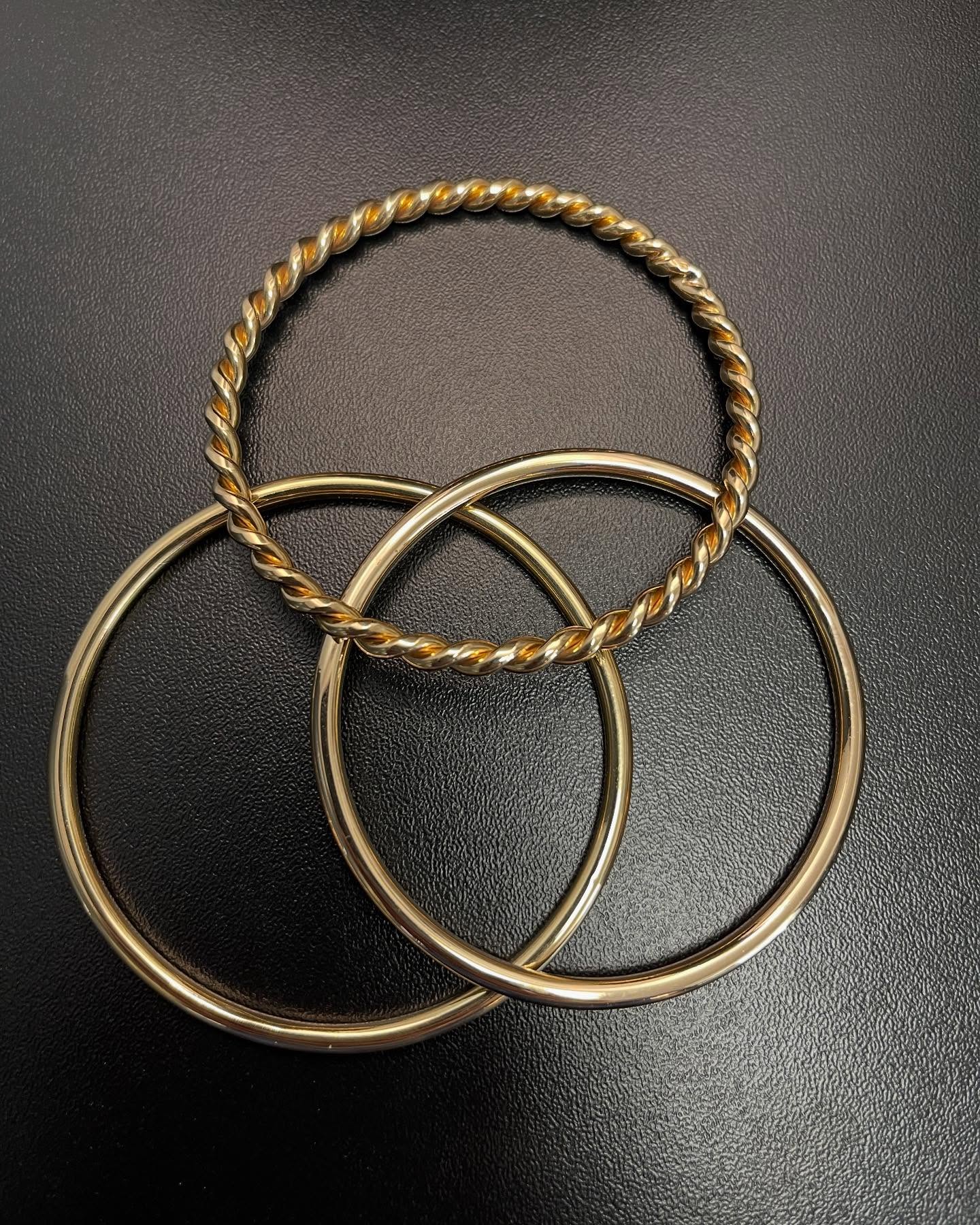 Trio de bracelets joncs en or